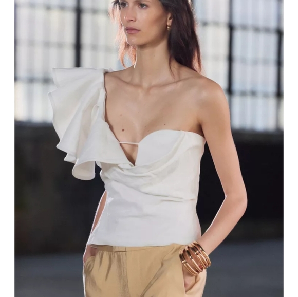 Zara Voluminous Ruffle Top ZW Collection - Picture 1 of 8